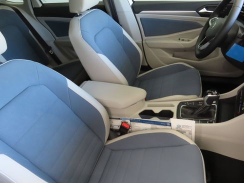 New 2025 Volkswagen Jetta SE image 27