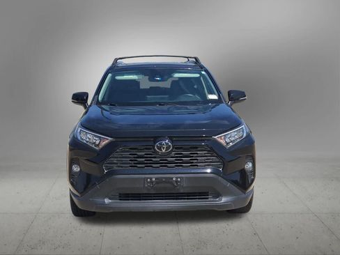 Used 2020 Toyota RAV4 XLE Premium FWD image 9