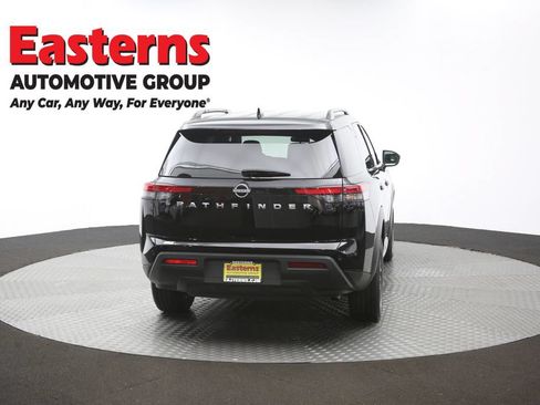 Used 2025 Nissan Pathfinder SV FWD image 40