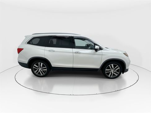 Used 2016 Honda Pilot Touring image 9