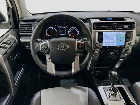 Used 2022 Toyota 4Runner SR5 Premium image 24