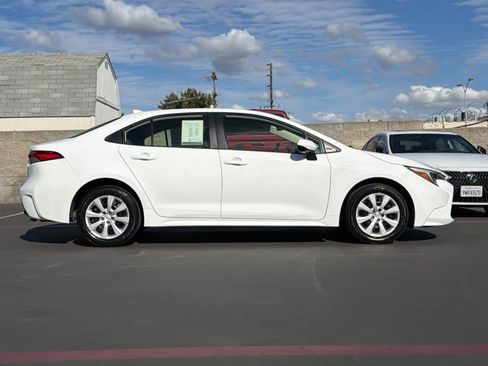 Used 2024 Toyota Corolla LE FWD image 6