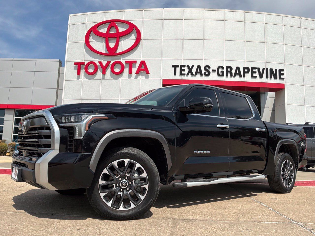 Used 2023 Toyota Tundra Limited AWD/4WD image 2