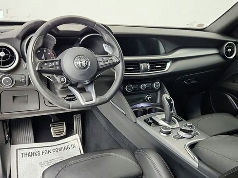 Used 2023 Alfa Romeo Stelvio Veloce image 32