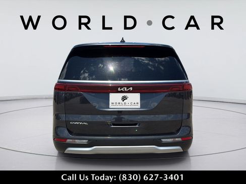 Used 2023 Kia Carnival LX FWD image 8