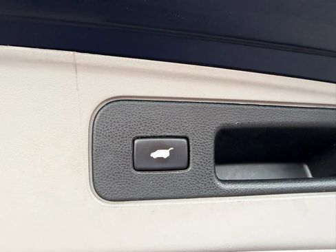 Used 2015 Honda Pilot Touring image 28