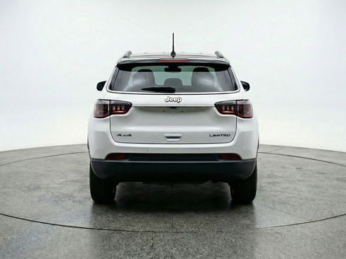 Used 2025 Jeep Compass Trailhawk AWD/4WD image 7
