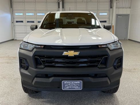 Used 2024 Chevrolet Colorado W/T image 7
