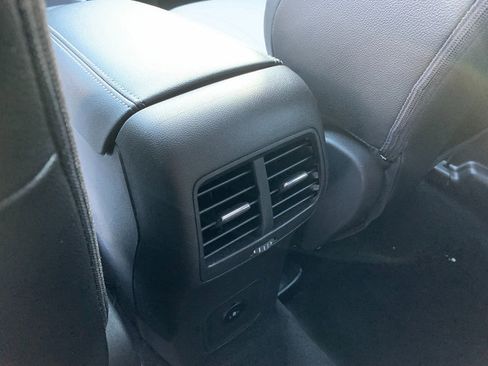 Used 2025 Ford Escape Platinum w/ Premium Technology Package image 20