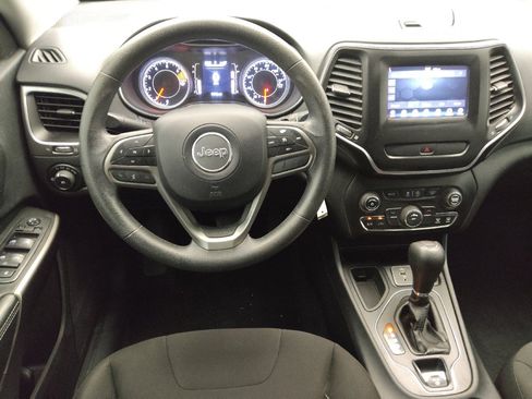 Used 2019 Jeep Cherokee Latitude w/ Popular Appearance Group FWD image 22