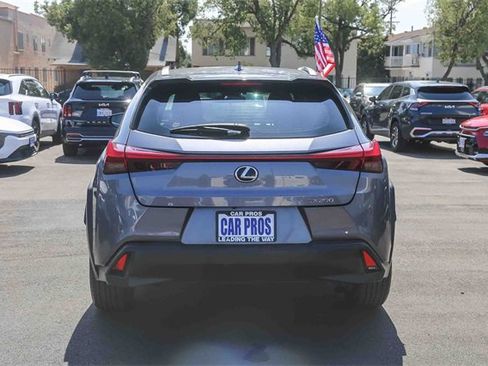Used 2019 Lexus UX 200 image 9