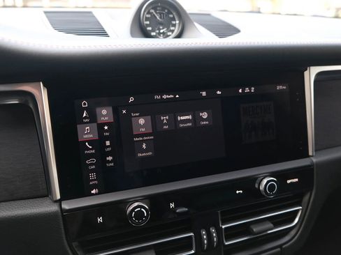 Used 2022 Porsche Macan GTS image 18