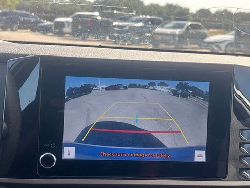 Used 2025 Toyota Camry LE w/ Convenience Package FWD image 10