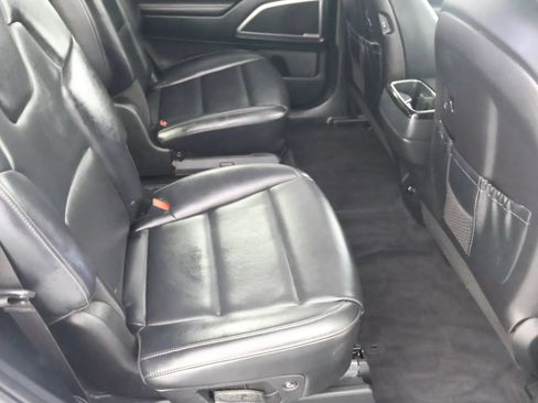 Used 2025 Kia Telluride S AWD/4WD image 34