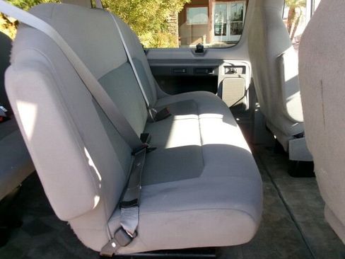 Used 2013 Ford E-350 and Econoline 350 XLT RWD image 18