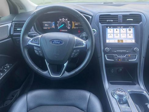 Used 2018 Ford Fusion SE w/ Equipment Group 201A image 21