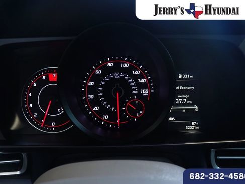 Used 2022 Hyundai Elantra SEL FWD image 11