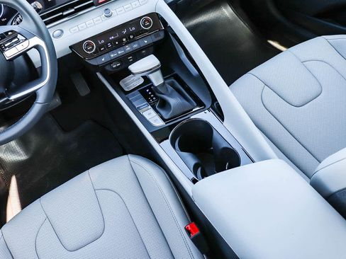 New 2026 Hyundai Elantra Limited image 23