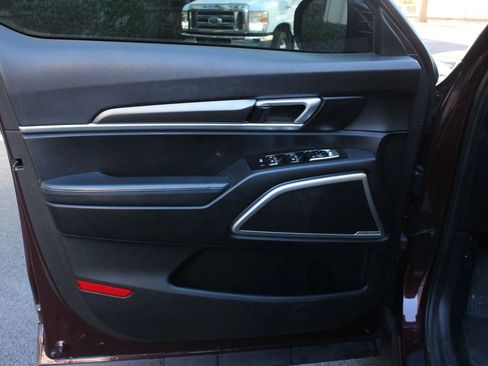 Used 2020 Kia Telluride LX image 14