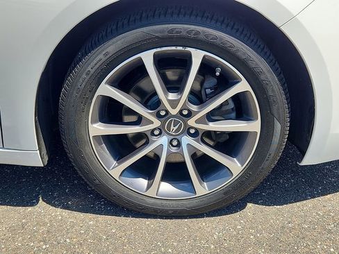 Used 2017 Acura TLX V6 SH-AWD w/ Technology Pkg image 8
