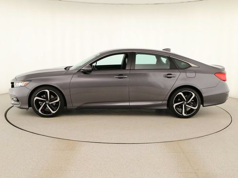 Used 2019 Honda Accord Sport image 2