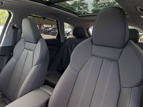 New 2025 Audi Q5 Premium Plus image 17