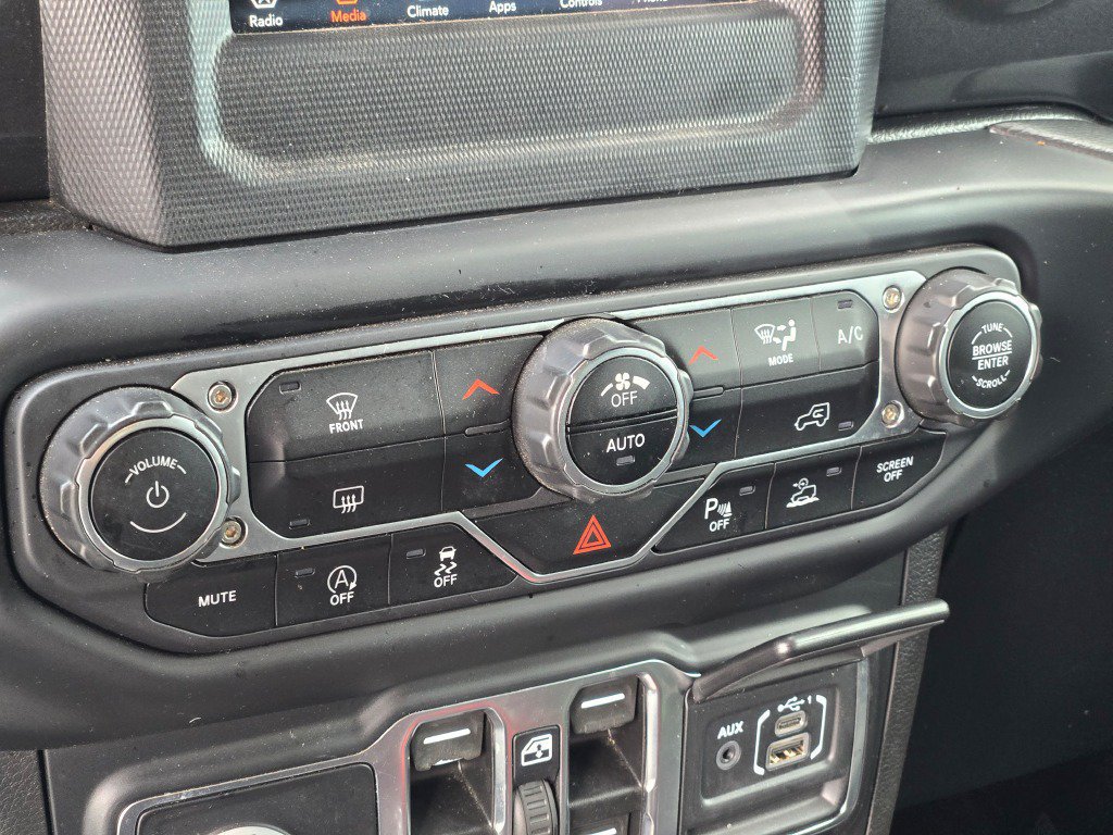 Used 2021 Jeep Wrangler Unlimited Sahara AWD/4WD image 25