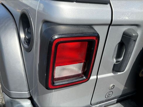 Used 2019 Jeep Wrangler Unlimited Sport S AWD/4WD image 21