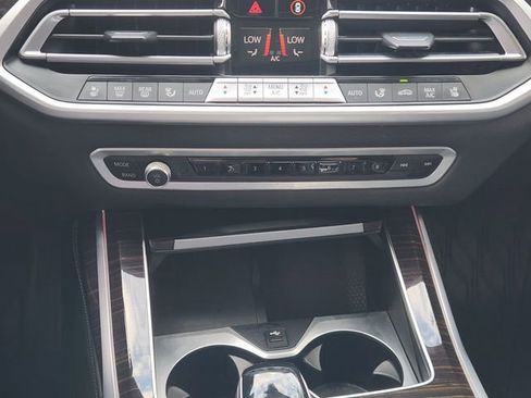 Used 2021 BMW X7 xDrive40i AWD/4WD image 17