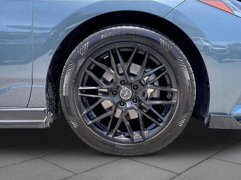 Used 2019 Toyota Avalon Limited FWD image 10