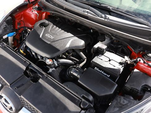 Used 2016 Hyundai Veloster FWD image 40
