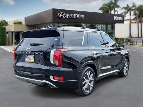 Used 2021 Hyundai Palisade Limited image 3