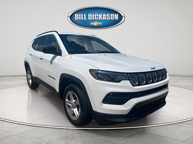 Used 2023 Jeep Compass Latitude AWD/4WD image 1