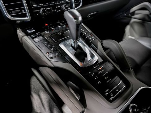 Used 2013 Porsche Cayenne Diesel AWD/4WD image 14
