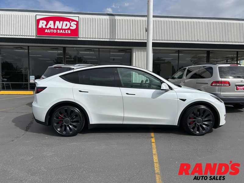 Used 2022 Tesla Model Y Performance image 1