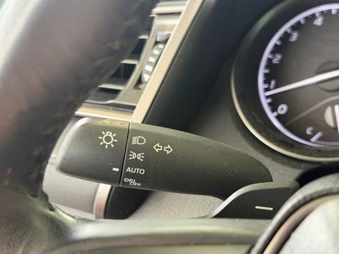 Used 2024 Toyota Camry SE FWD image 17