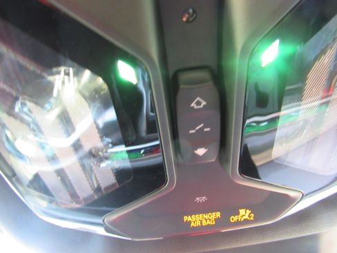 Used 2023 BMW 760i xDrive w/ Luxury Rear Seating Package AWD/4WD image 16