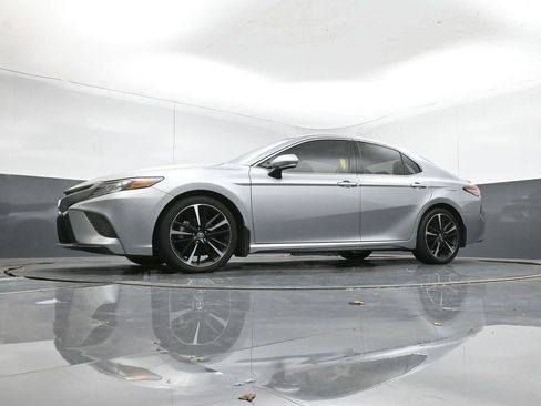 Used 2019 Toyota Camry XSE image 35