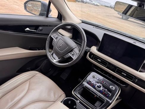Used 2022 Lincoln Nautilus Reserve image 13