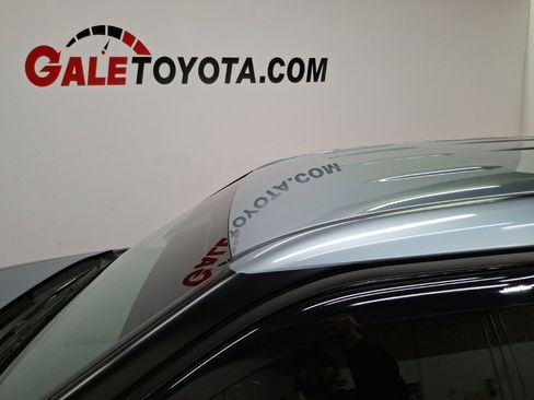 Used 2022 Toyota Highlander LE image 6