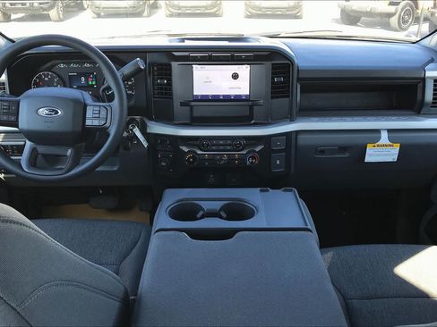 Used 2024 Ford F250 XL w/ STX Appearance Package AWD/4WD image 5