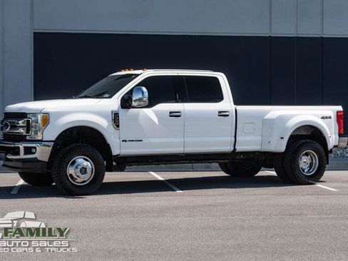 Used 2017 Ford F350 XLT w/ XLT Value Package AWD/4WD image 3