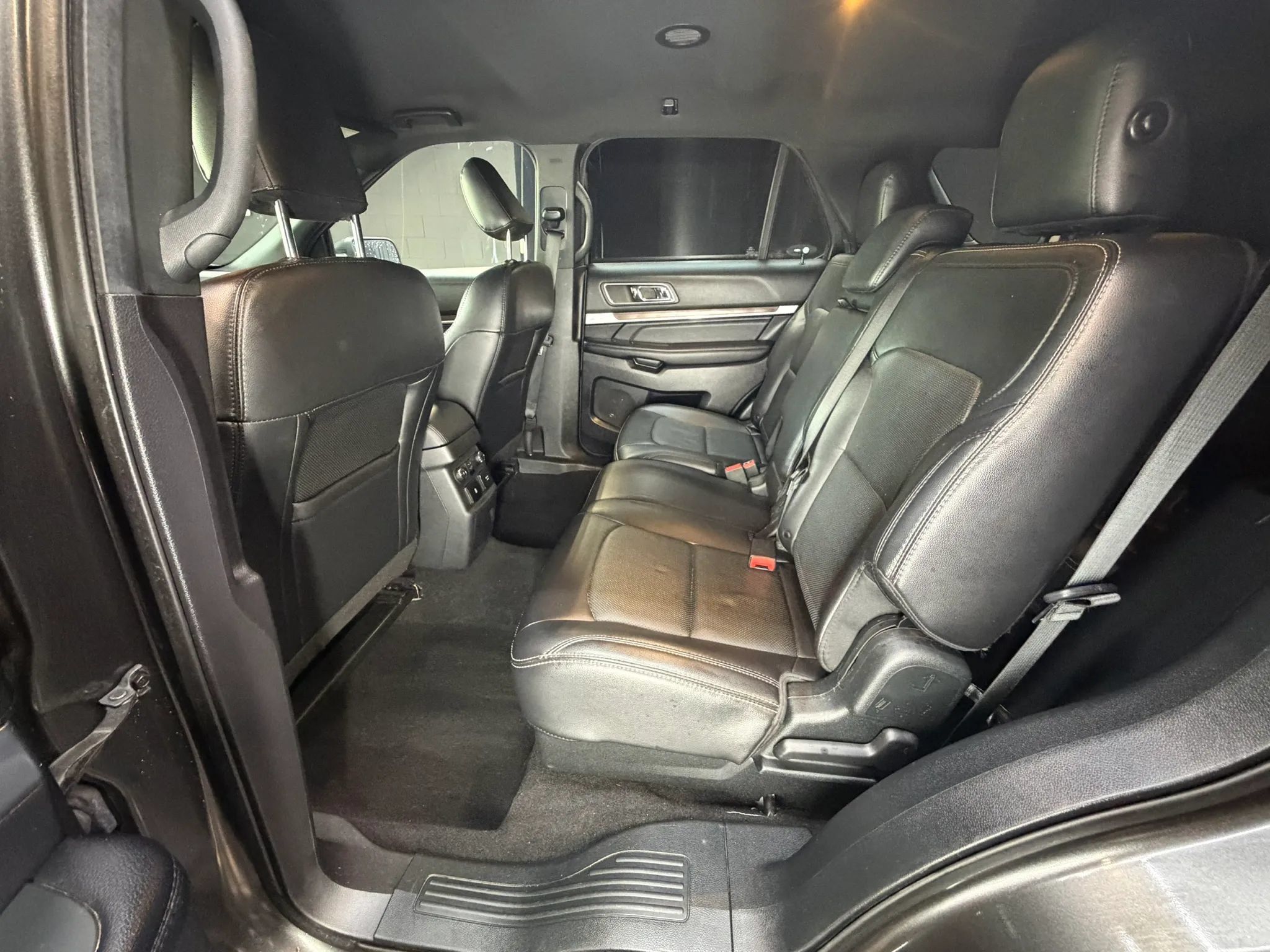 Used 2019 Ford Explorer Limited w/ Class III Trailer Tow Package FWD image 30