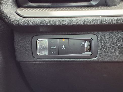 Used 2024 Chevrolet Traverse LT w/ Midnight/Sport Edition image 11