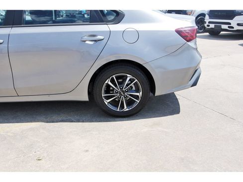 Used 2023 Kia Forte LXS FWD image 31