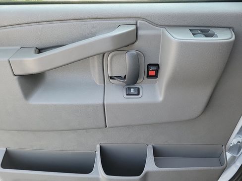 New 2025 GMC Savana 3500 w/ Power Convenience Package image 18