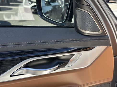 Used 2020 BMW 750i xDrive w/ M Sport Package AWD/4WD image 14