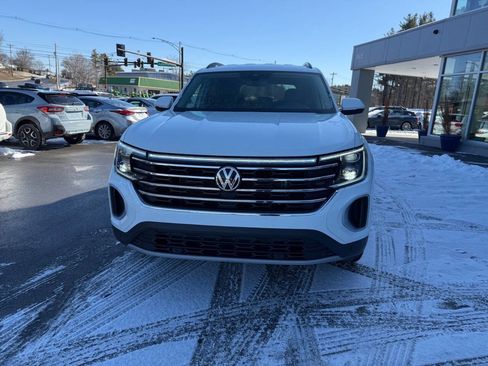 Used 2024 Volkswagen Atlas SE image 3