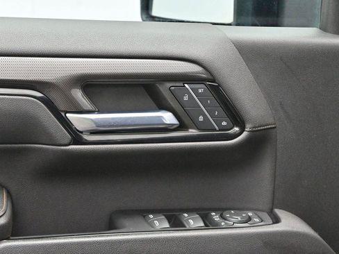 Used 2024 GMC Sierra 2500 AT4 w/ AT4 Premium Plus Package AWD/4WD image 11
