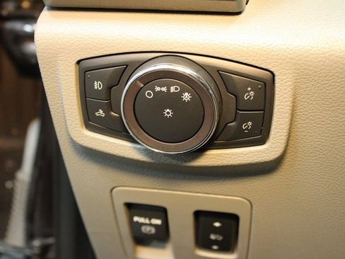 Used 2019 Ford F150 XLT w/ Equipment Group 302A Luxury image 18